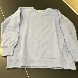 Crew neck sweatshirt with pockets